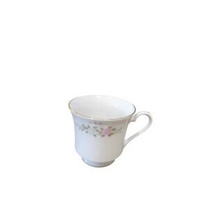 Vintage Crown Ming Bird of Paradise teacup